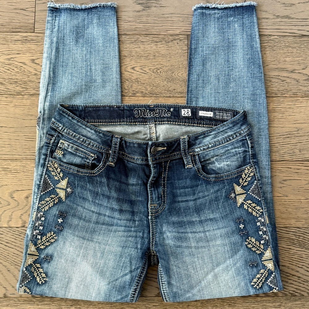 Miss Me Embroidered Frayed Hem Ankle Skinny Jeans - Picture 2 of 11
